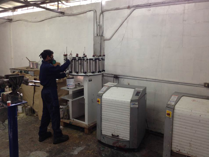 Trained-staff-paint-tinting